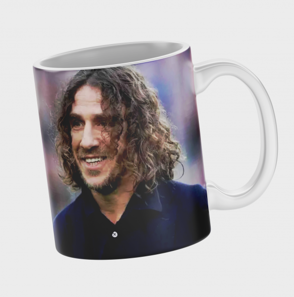 Taza con Estampa de Carles Puyol – ¡Una Leyenda en Cada Sorbo!